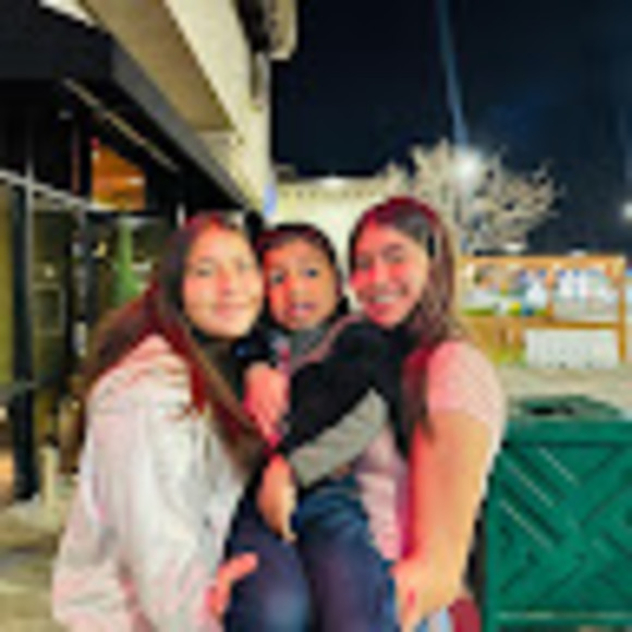 Meet your Posher, Gaby - Picture 1 of 1